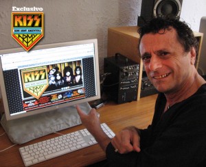 Jay Messina KISS ARMY ARGENTINA 300x244 2000 Things to Generate 20,000 Fans   Fan Signs